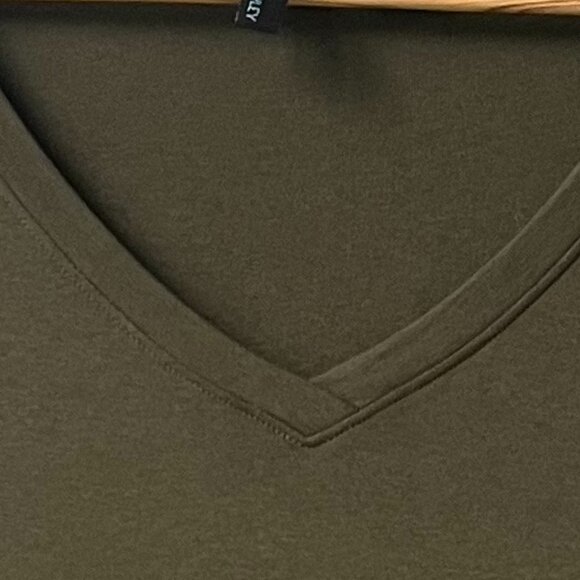 Cynthia Rowley Kaki Long sleeve Tee with V Neck size Large - Picture 3 of 6